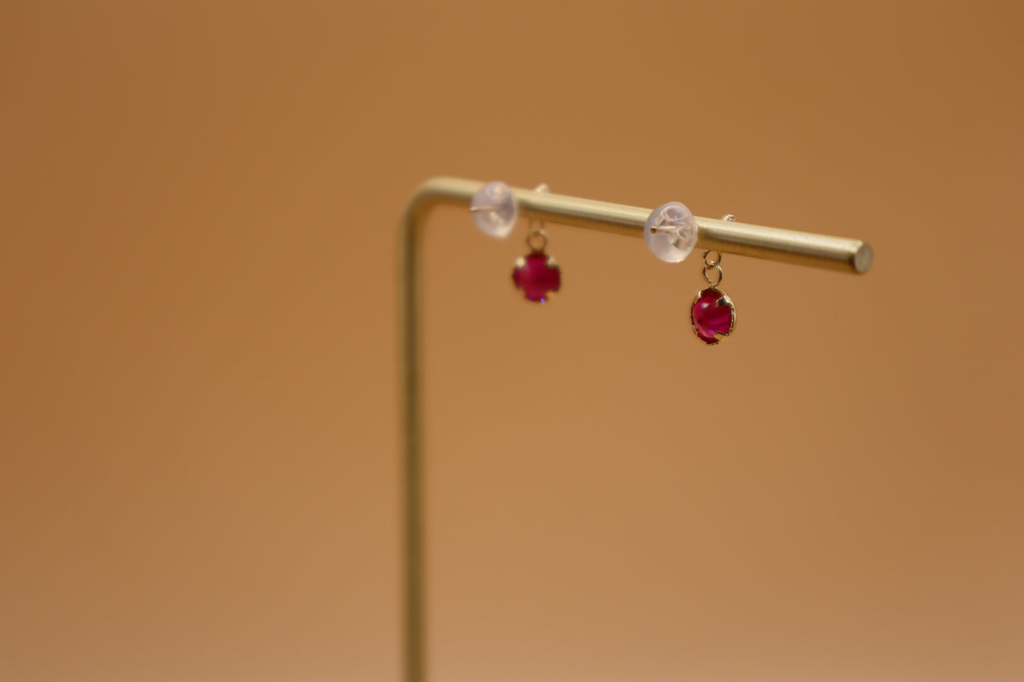 Arete colgante con zirconia en oro 14 k !!