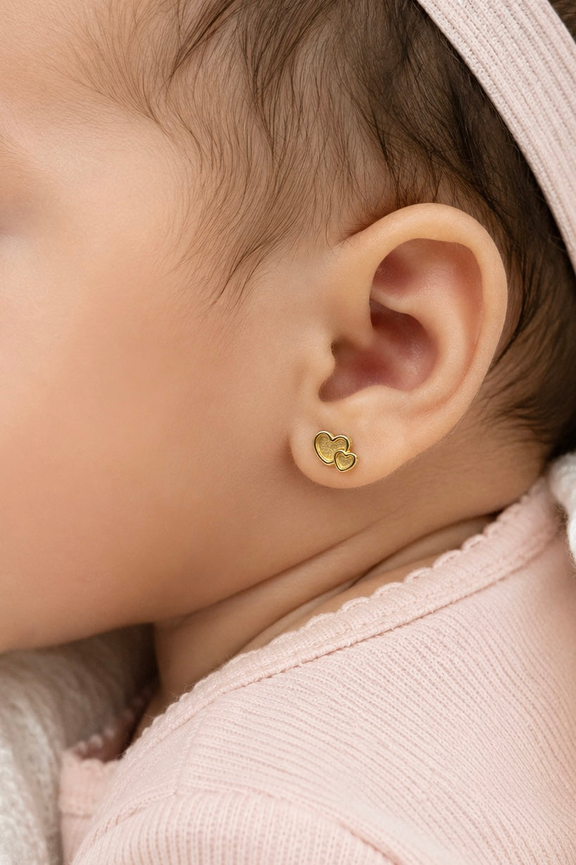 aretes pegados de corazon 14k