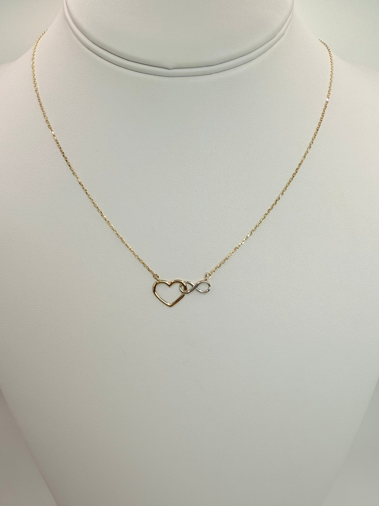 Cadena de corazón y infinito en oro de 14 kt!!