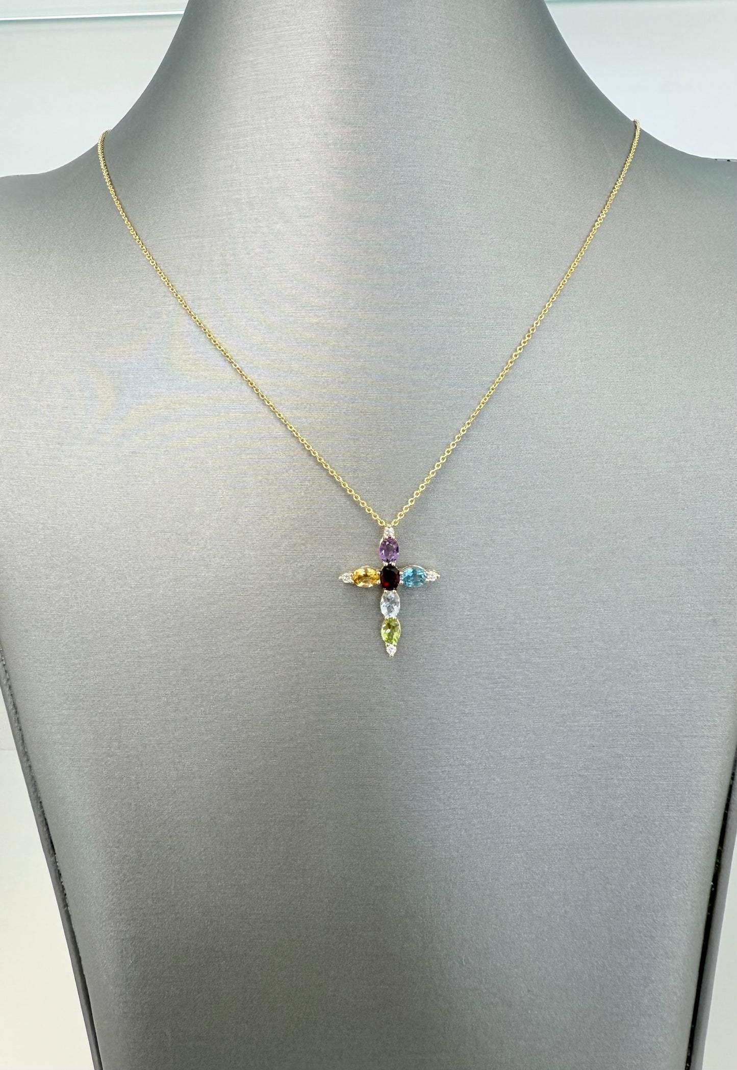 Cadena de cruz multigemas naturales y diamantes en 14 kt !!