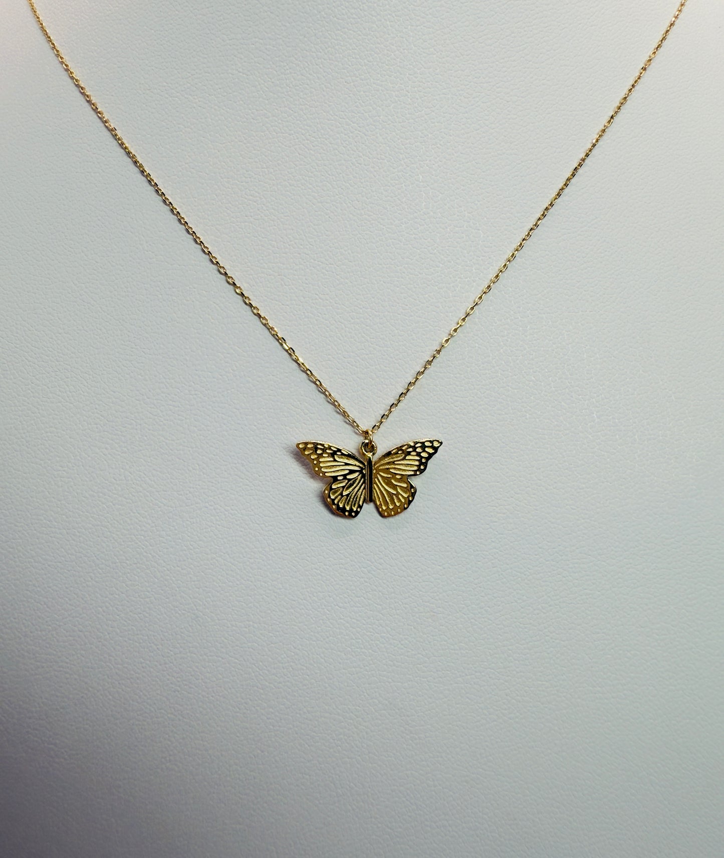 Cadena de mariposa en oro de 14 kt!!