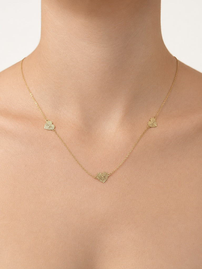 Cadena fina con 3 corazones 14k