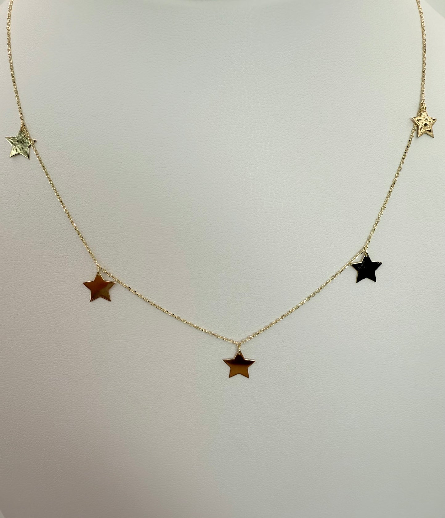 Cadena de estrellas en oro de 14 kt!!