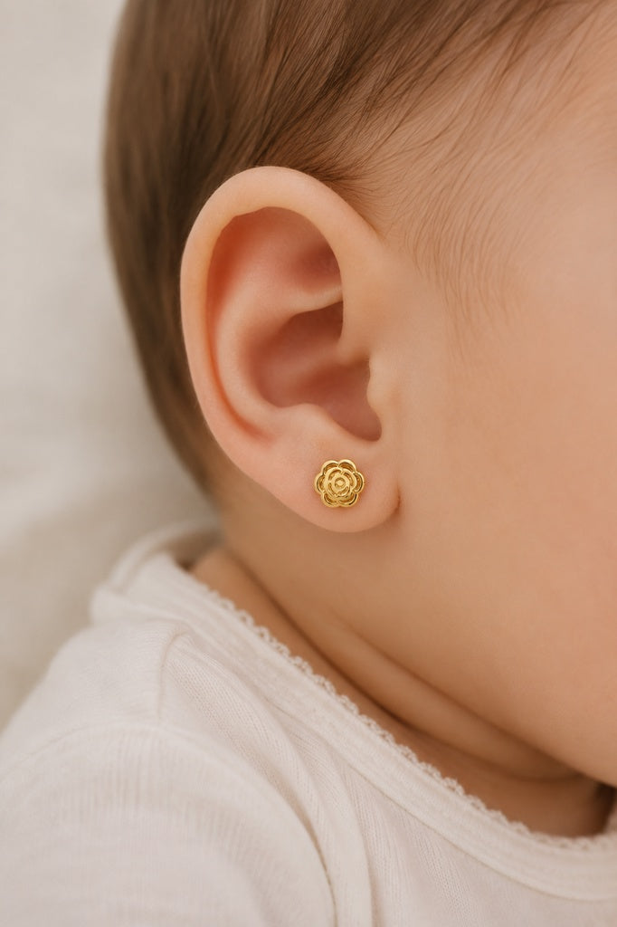 aretes pegados de rosa 18K