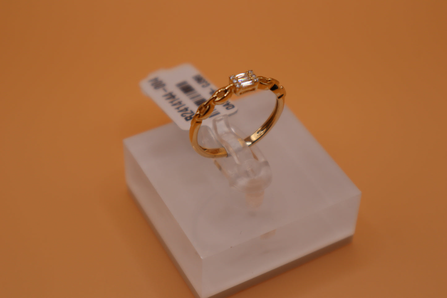 Anillo de diamantes en oro amarillo de 14k!!