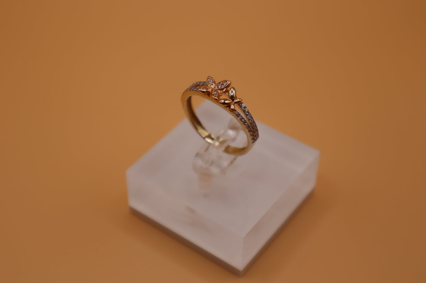 Anillo de mariposa combinado en oro rosa y oro amarillo de 14k!!