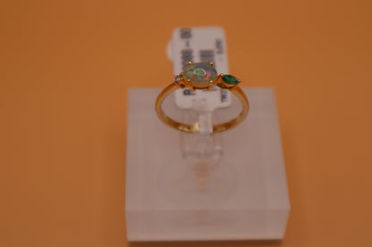 Anillo con piedra ópalo,esmeralda y diamante en oro amarillo de 14k!!