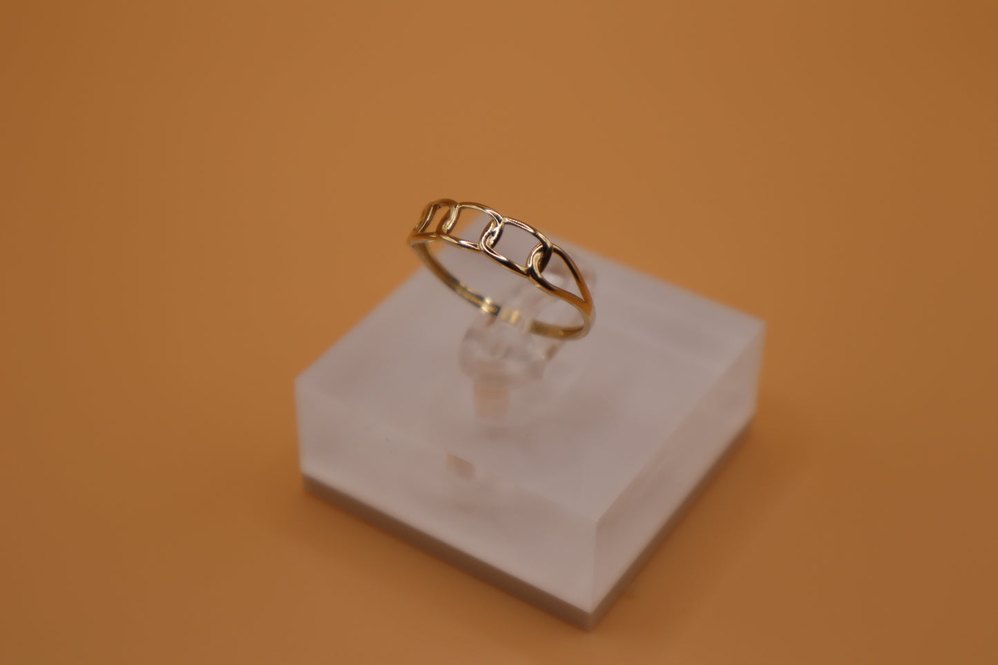 Anillo con diseño de eslabón de cadena en oro 14k!!