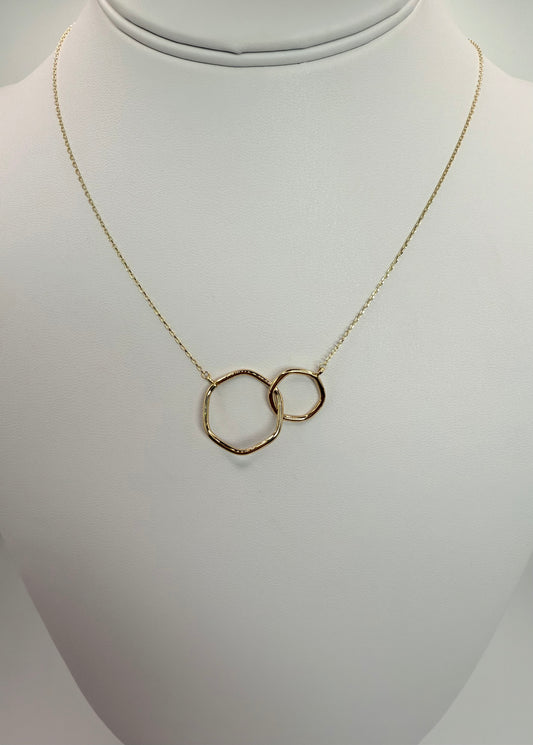 Cadena con diseño de círculos en oro de 14 kt!!