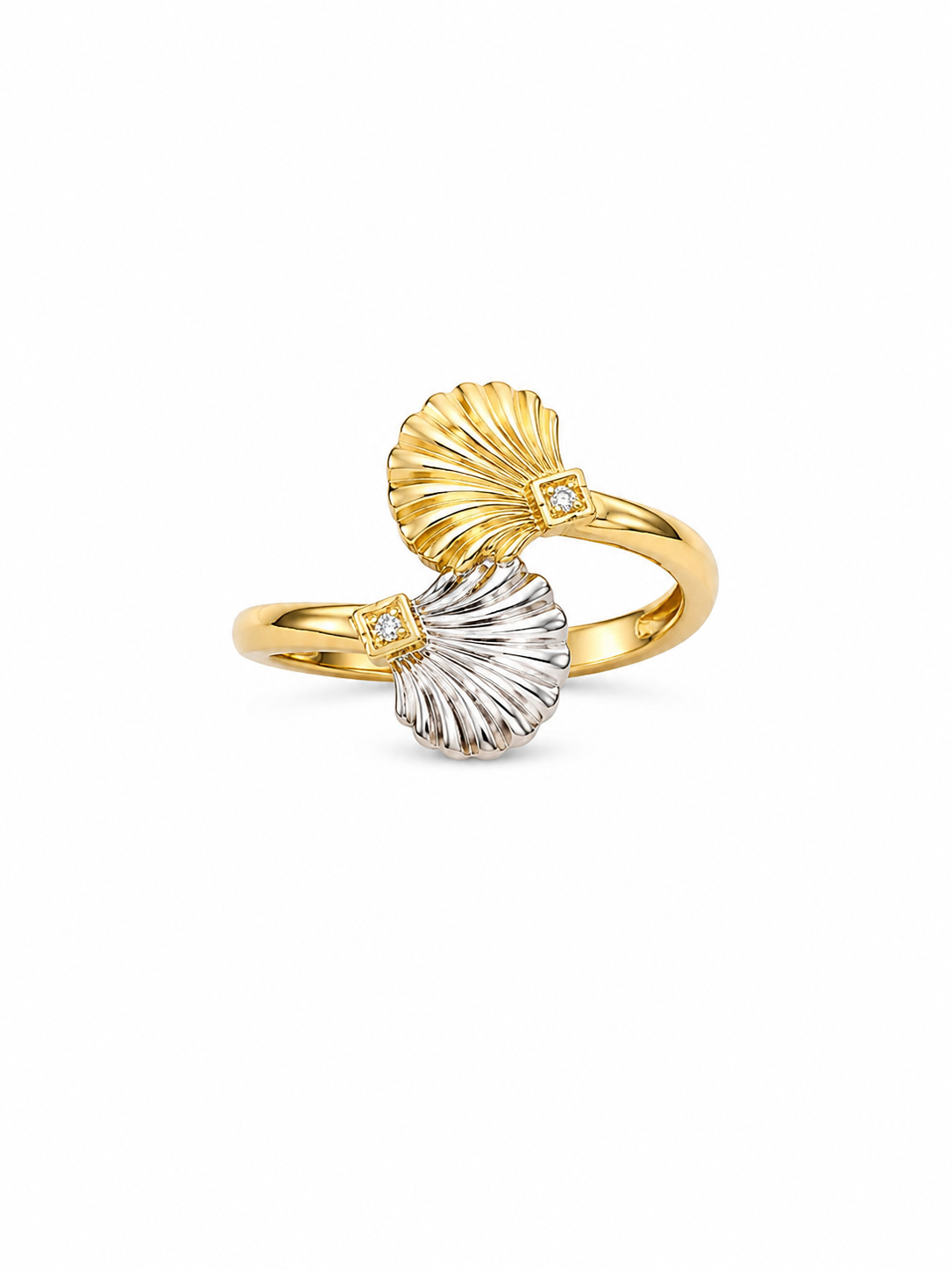 anillo de concha plateado y dorado 14k