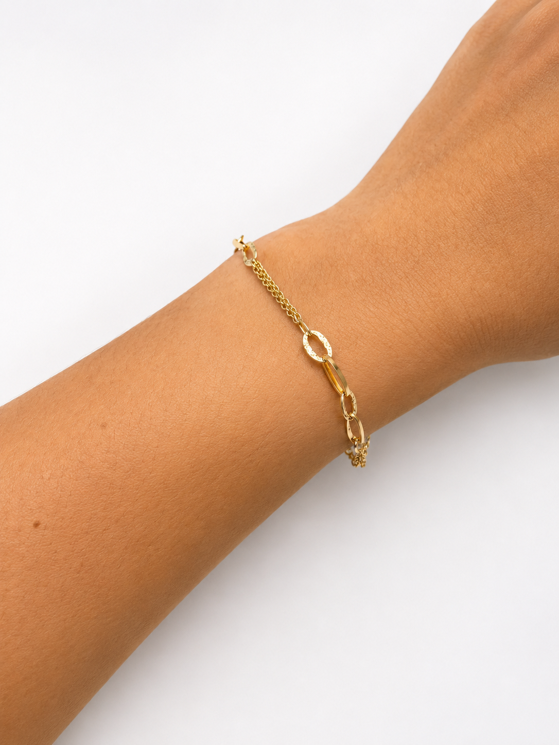 Pulsera solida en oro de 14 kt