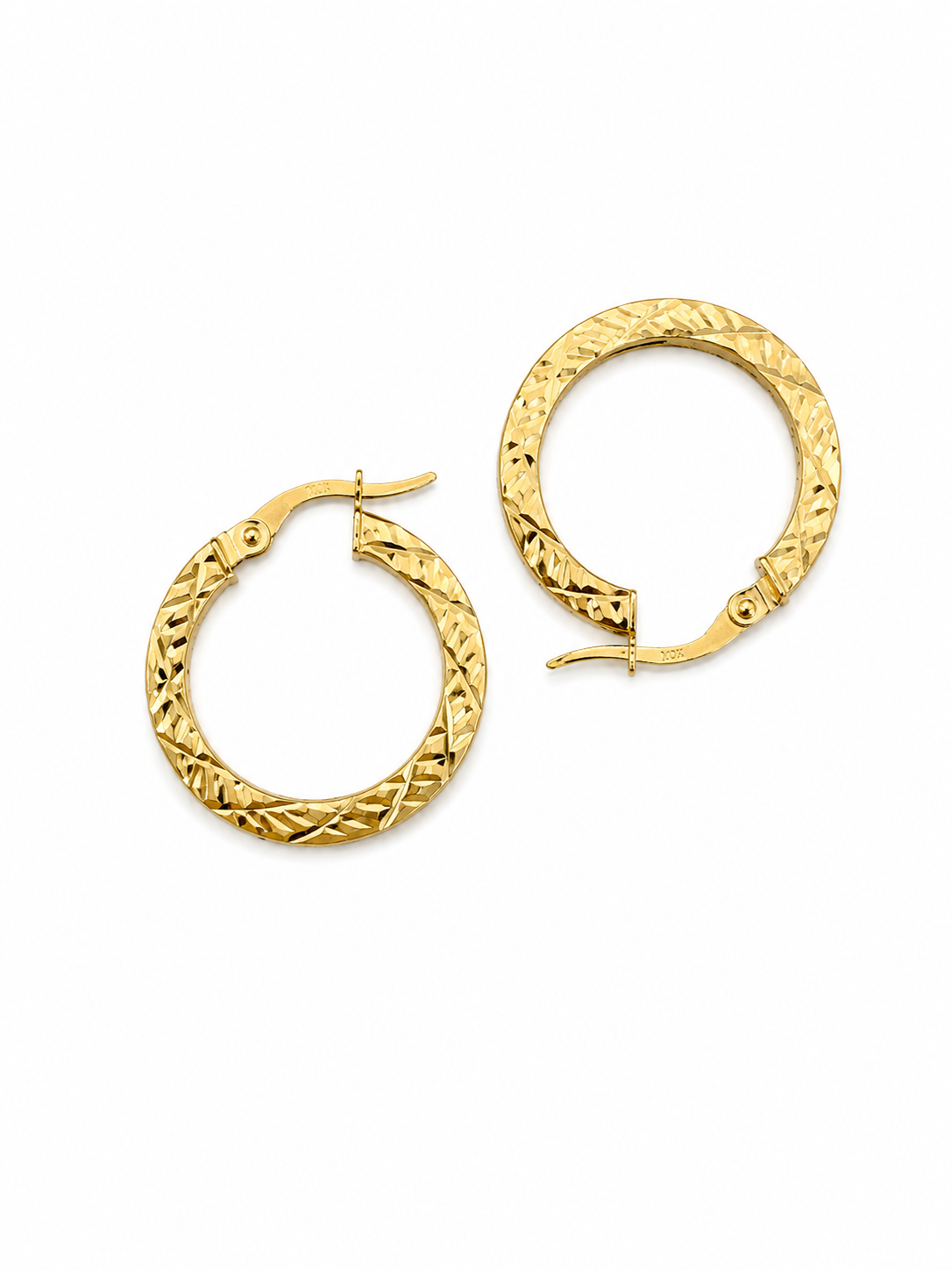 Argollas con textura en 14 kt