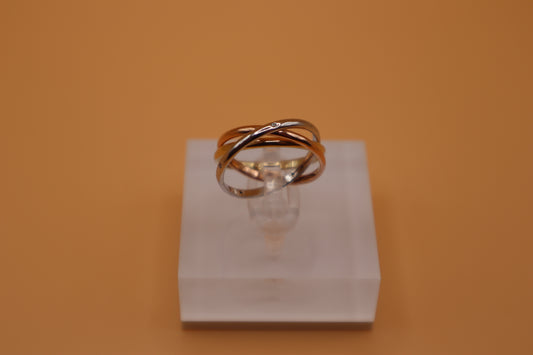 Anillo Trinity en tres tono de oro 14k!!