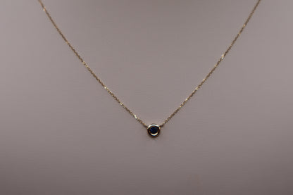 Cadena con punto de zafiro azul en oro 14 k !!