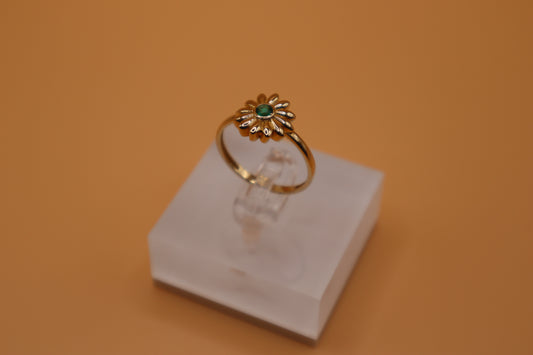 Anillo de flor con piedra verde de oro 14k!!