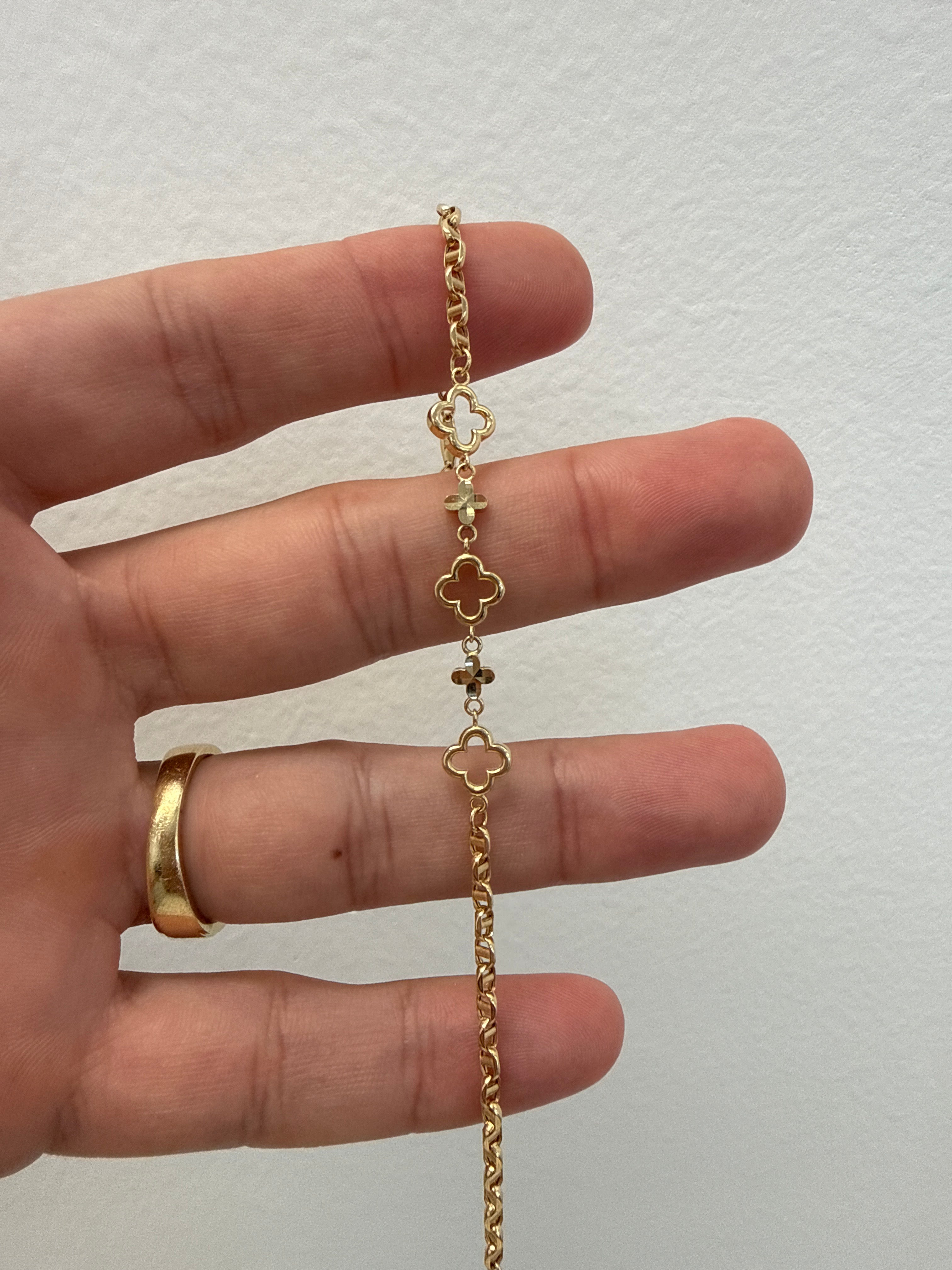 Pulsera 14 kt con flor clover
