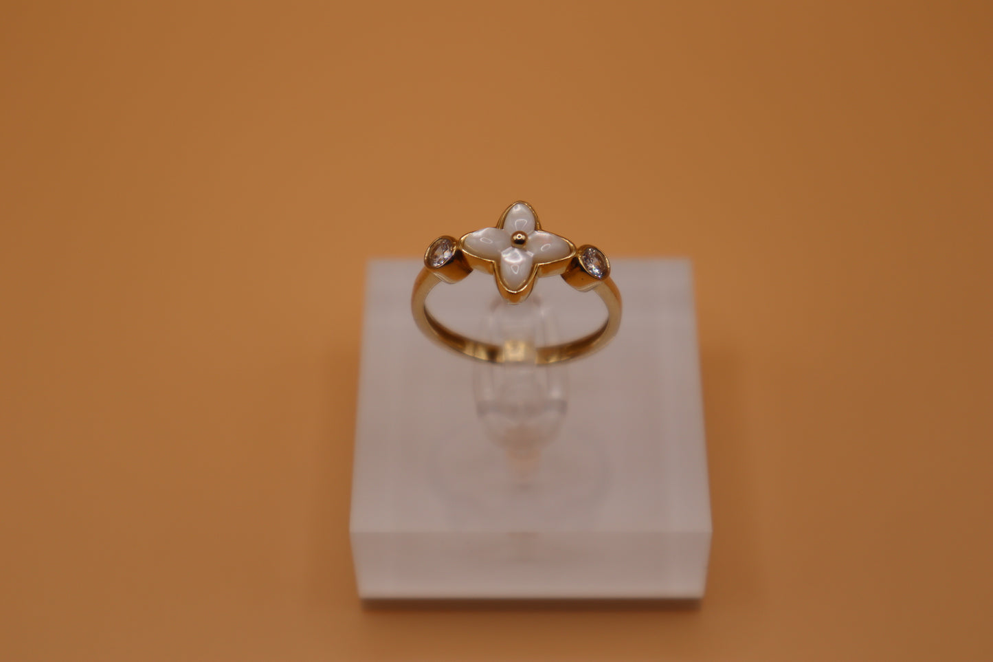 Anillo LV en oro 14k!!