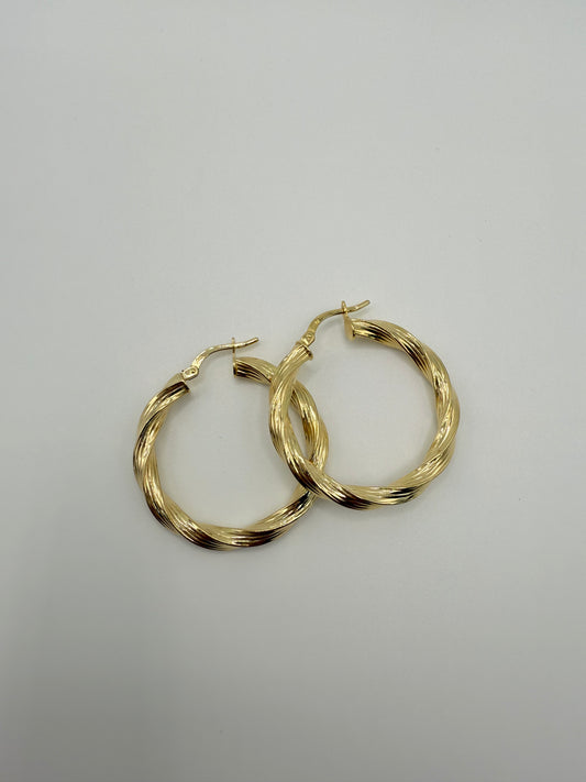 Argollas torcidas en oro de 14 kt!!