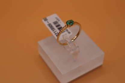 Anillo de esmeralda en oro amarillo de 14k!!