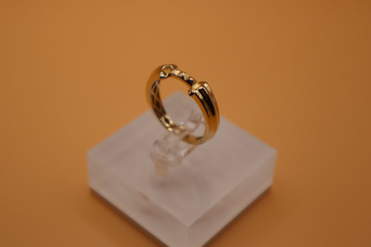 Anillo size 8  14k