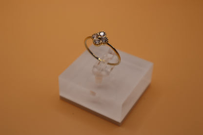 Anillo de flor con zirconia