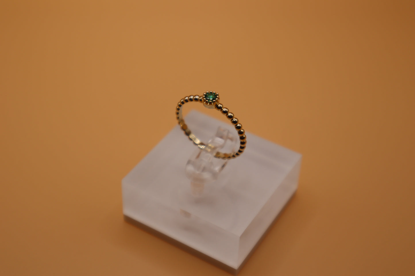 Anillo de piedra verde 14k