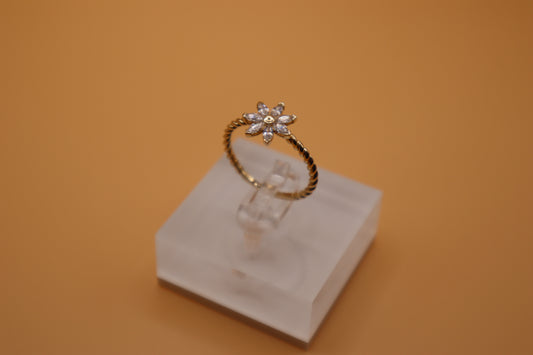 Anillo de flor blanca con zirconia 14k