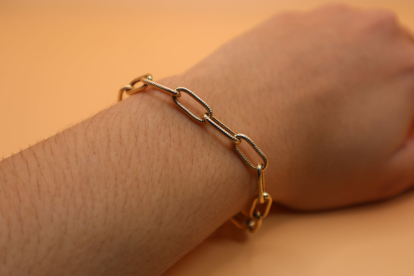 Pulsera paperclip con textura 14k