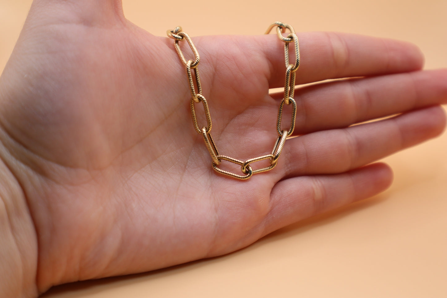 Pulsera paperclip con textura 14k