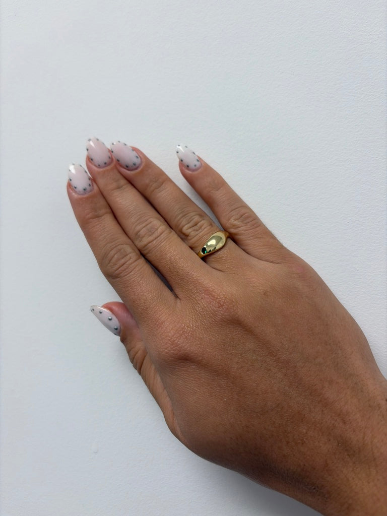 anillo con piedra verde 14k