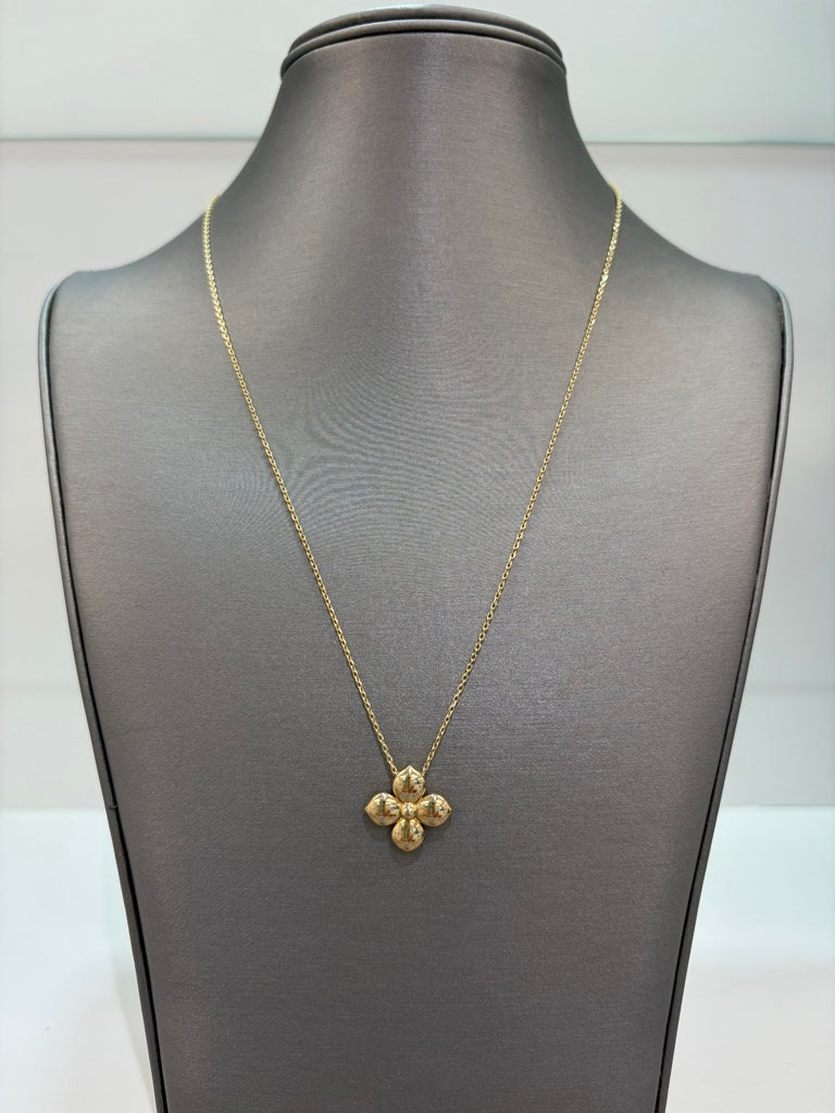 cadena con flor elegante 14k