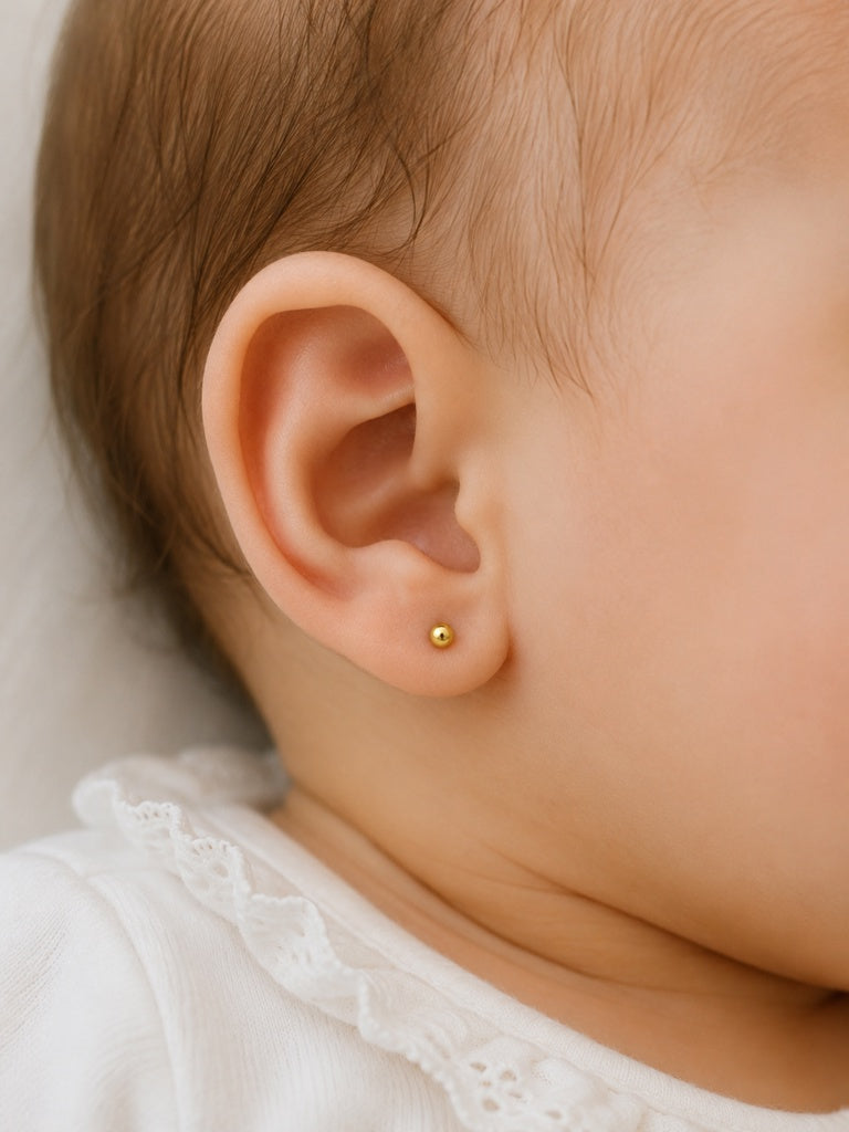 aretes dormilonas pequeñas 18k