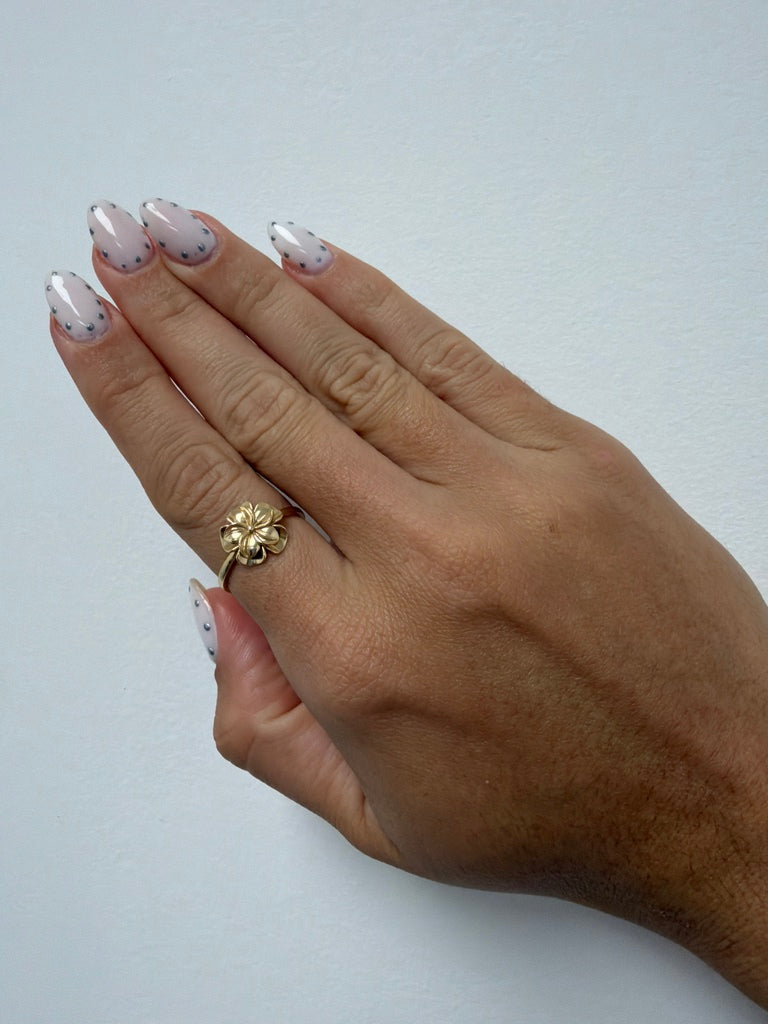 anillo de flor 14k